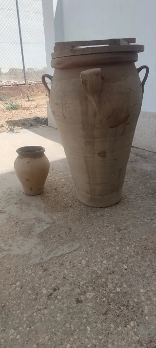 Tinajas antiguas de cerámica