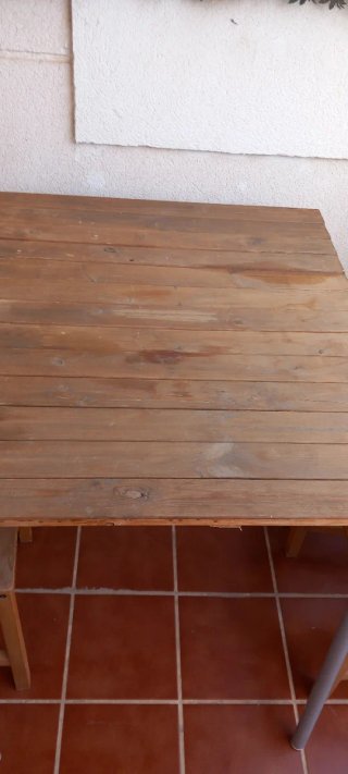 Mesa y 2 sillas de jardín madera y metal