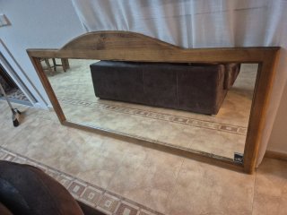 Aparador de madera maciza y espejo