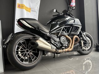 Ducati Diavel Negra