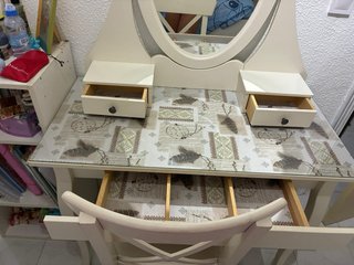 Tocador vintage con silla