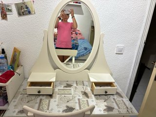 Tocador vintage con silla