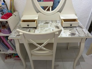 Tocador vintage con silla
