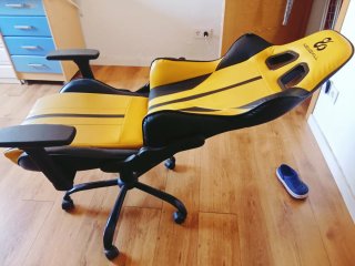 Silla Gaming Newskill Negra y Amarilla