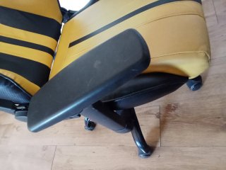 Silla Gaming Newskill Negra y Amarilla