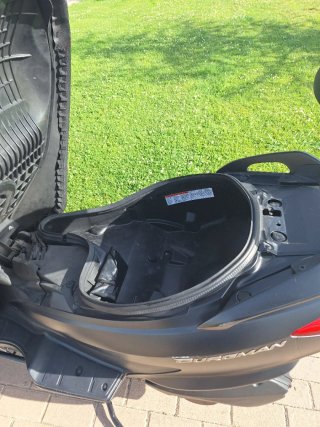 Suzuki Burgman 125E Negro Mate