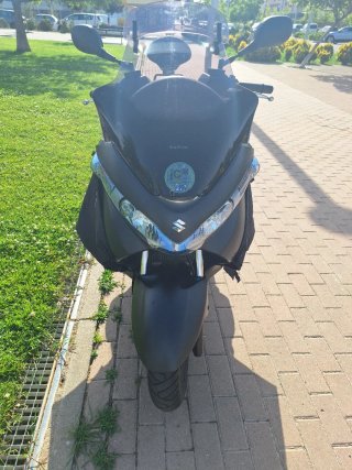 Suzuki Burgman 125E Negro Mate