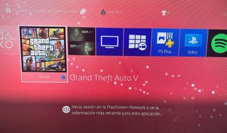 PS4 Slim 500GB + Mando Rojo + 3 Juegos