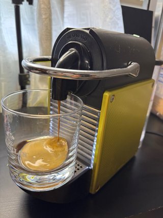 Cafetera Nespresso Pixie