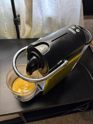 Cafetera Nespresso Pixie