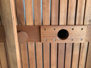 Mesa y 2 sillones de madera para jardín