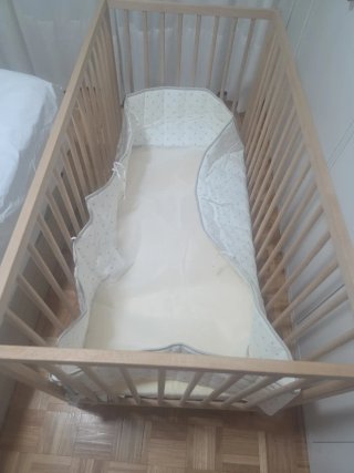 Cuna madera natural + colchón y ropa