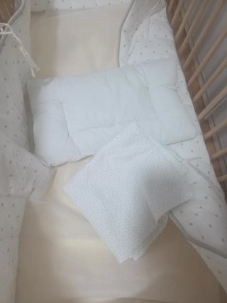 Cuna madera natural + colchón y ropa
