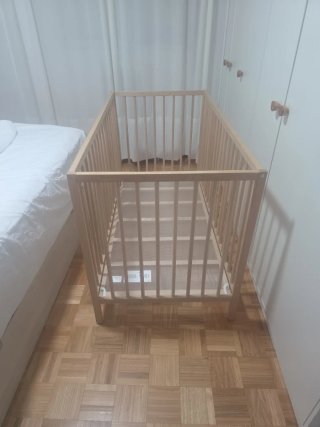 Cuna madera natural + colchón y ropa