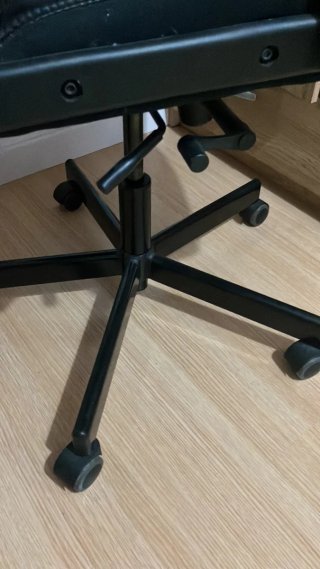 Silla giratoria Ikea Malkolm Negra