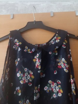 Blusa Lefties floral azul talla L