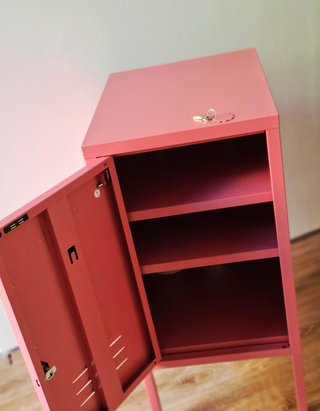 MESITAS DE NOCHE METÁLICAS ROSA PALO.