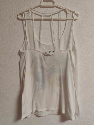 Camiseta de chica talla M de Pull & Bear.