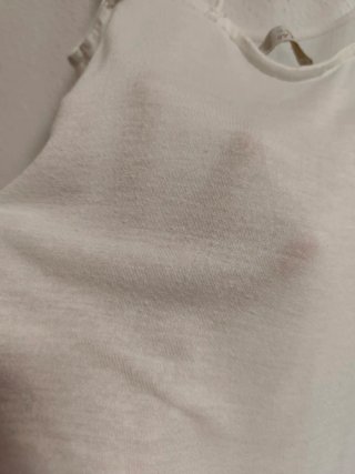 Camiseta de chica talla M de Pull & Bear.
