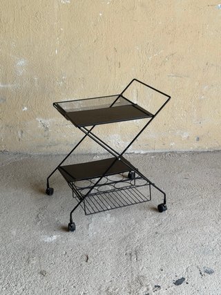 Mesa Camarera Postmoderna