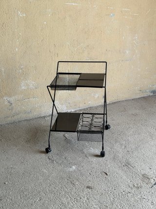 Mesa Camarera Postmoderna