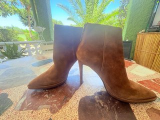Botines de ante Lola Cruz marrones
