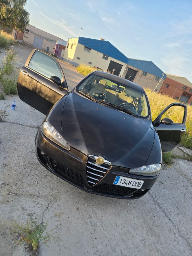 Alfa Romeo 147 2004 - foto 1