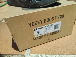 Adidas Yeezy 700 Negras Talla 42