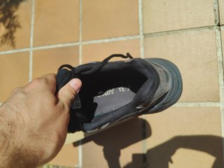 Adidas Yeezy 700 Negras Talla 42