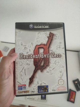 Resident Evil Zero GameCube Manual y Caja