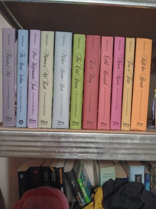 Libros de tapa dura de la serie villains villanos