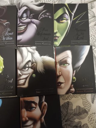 Libros de tapa dura de la serie villains villanos