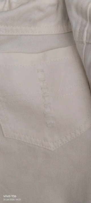 Pantaloni corti bianchi per bambini taglia 140