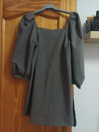 Vestido de fiesta con flecos