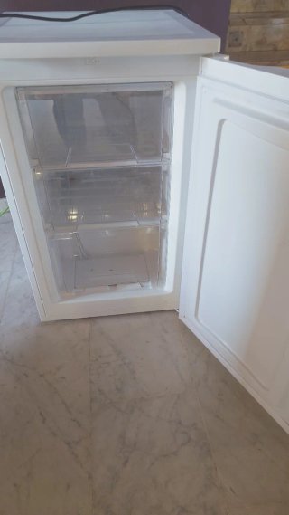 Congelador Vertical Benavent BCVT-W