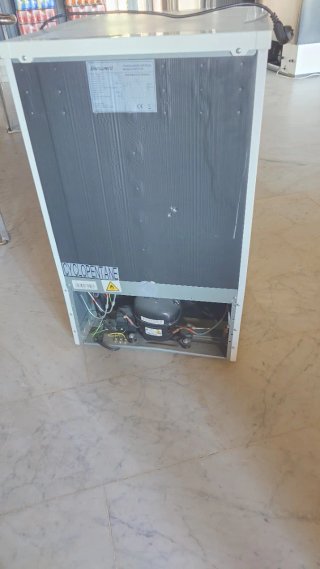 Congelador Vertical Benavent BCVT-W