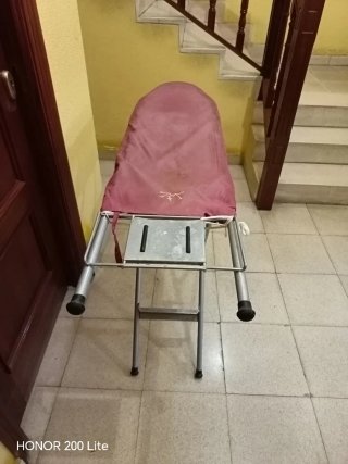 Tabla de planchar metálica plegable y escalera