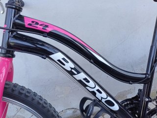 Bicicleta 24 pulgadas B-Pro Negra y Rosa.