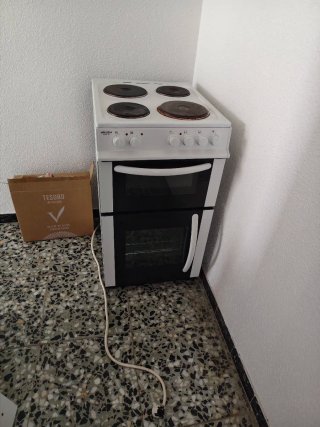 Regalo Muebles de habitación, salón y baño.