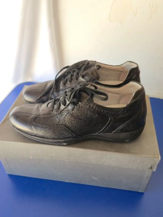 Scarpe Nero Giardini in Pelle Nera P503220U