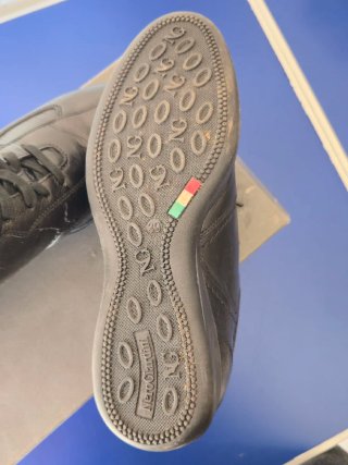 Scarpe Nero Giardini in Pelle Nera P503220U