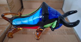 Toro in vetro artistico multicolore