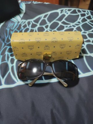 Gafas de sol MCM Beige y Negras