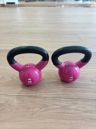 2 Kettlebells 4kg Rosa