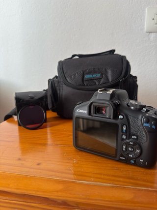 Canon EOS 2000D + Lente EFS 18-55mm