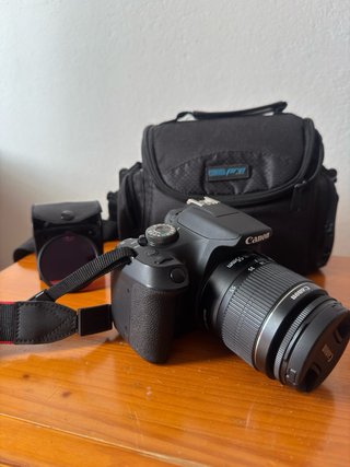 Canon EOS 2000D + Lente EFS 18-55mm