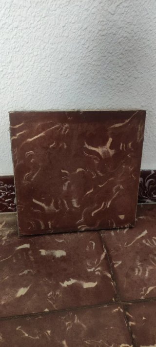 Azulejos vintage marrones y beige