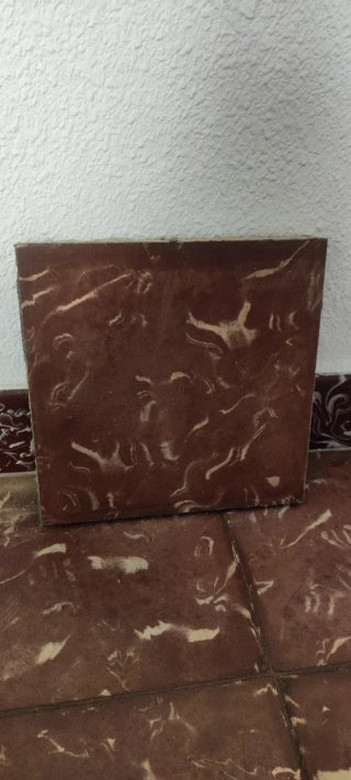 Azulejos vintage marrones y beige