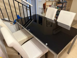 Conjunto mesa comedor cristal negro y sillas