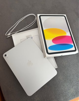 iPad 10ª Gen Plata + Accesorios